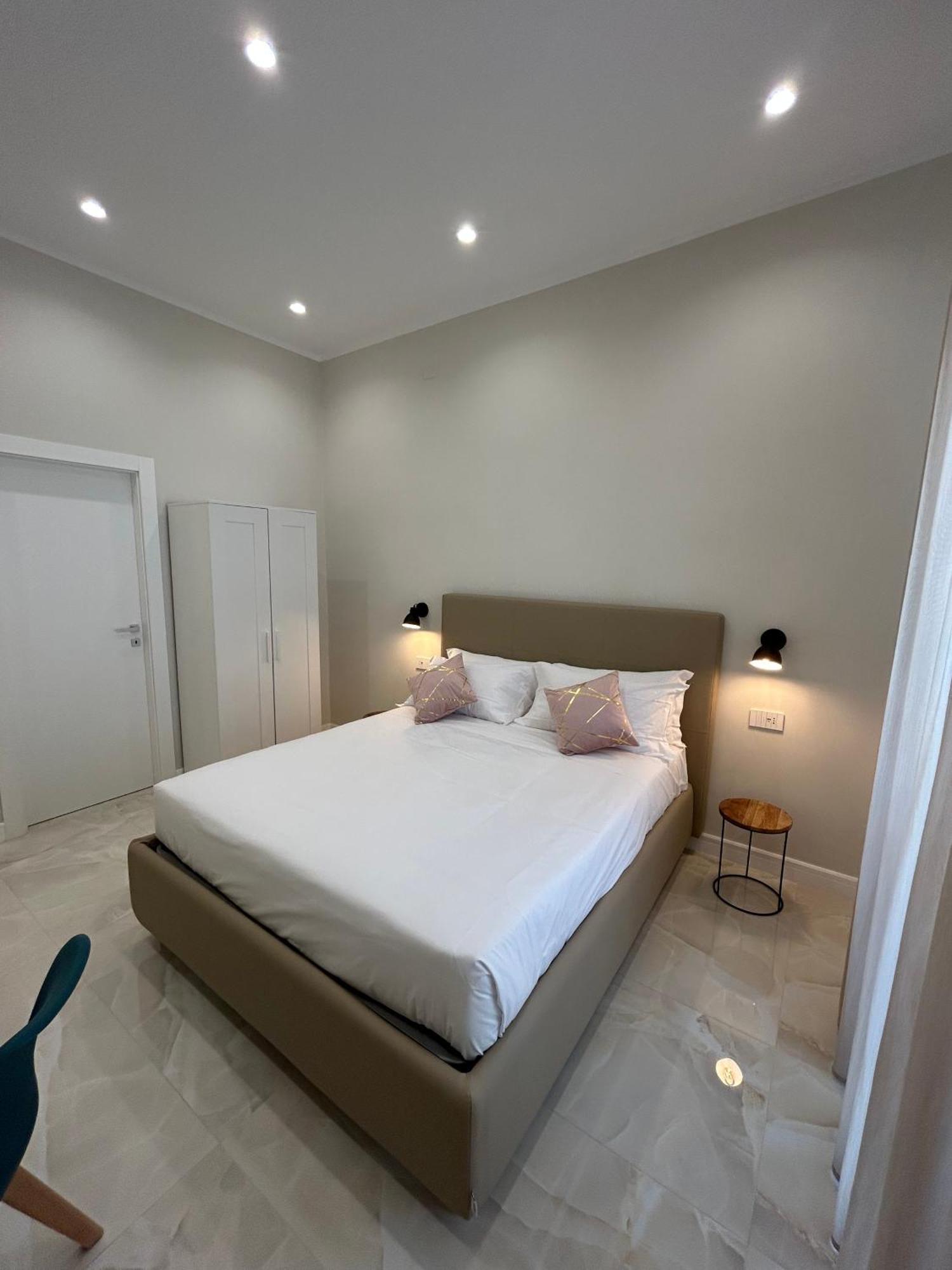 Domus Milone Bed & Breakfast Naples