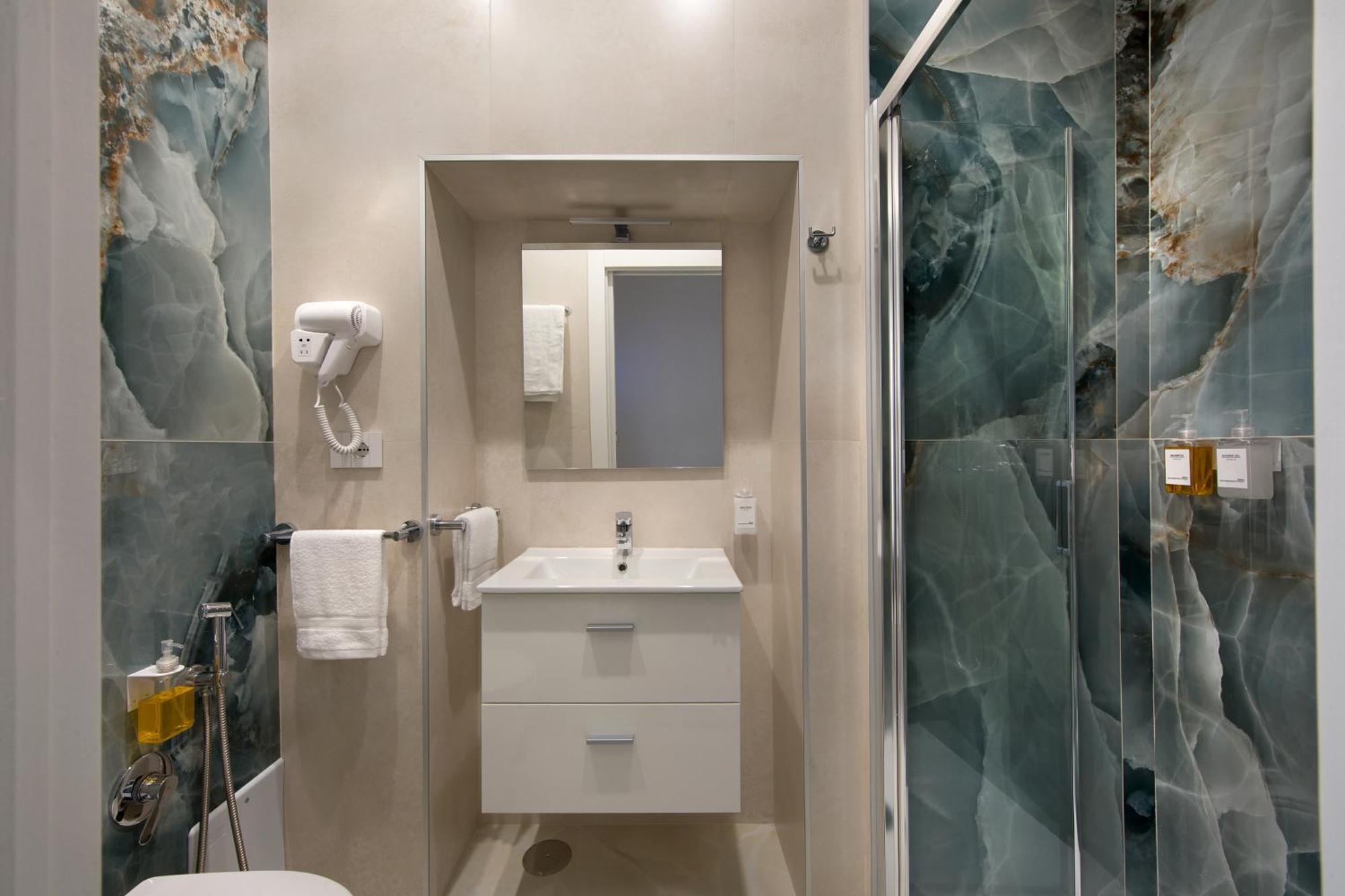 Domus Milone Bed & Breakfast Naples