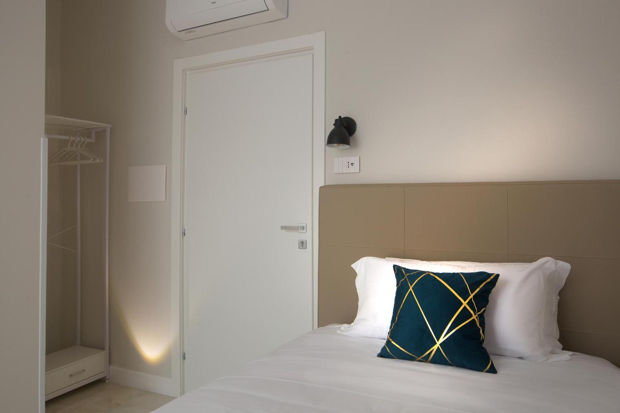 Bed & Breakfast Domus Milone Naples